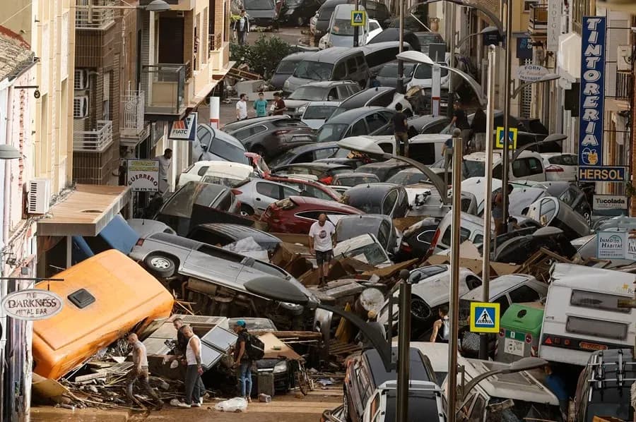 El Ayuntamiento de Nerja destinará 50.000 euros para los damnificados por la DANA en Valencia.