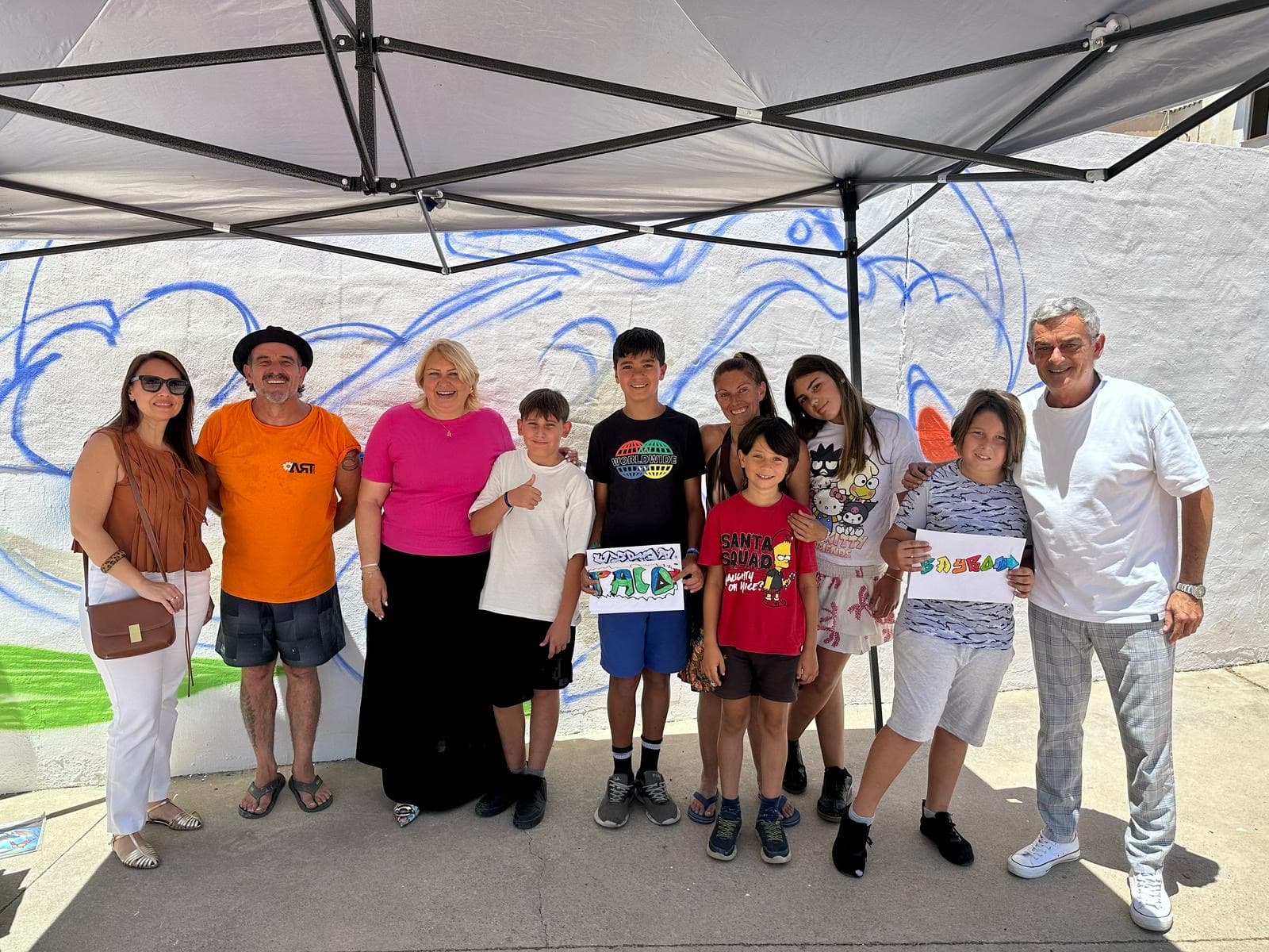 El arte urbano llega al Colegio Fuente de Badén de Nerja con un taller grafiti para jóvenes