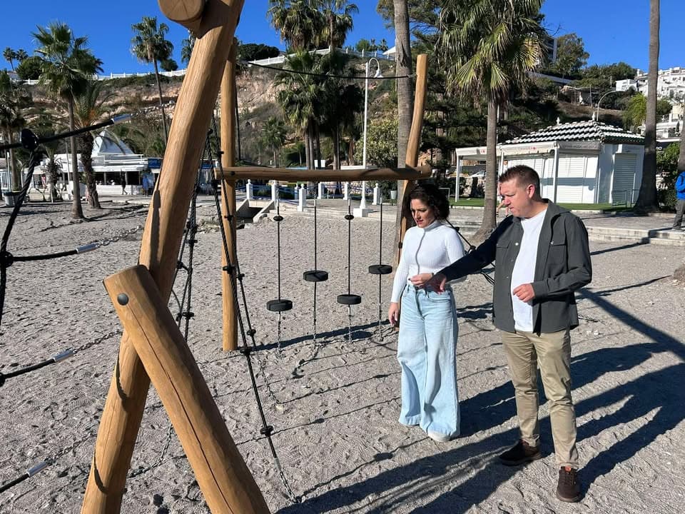 Nerja amplía la red de dotaciones deportivas en espacios públicos