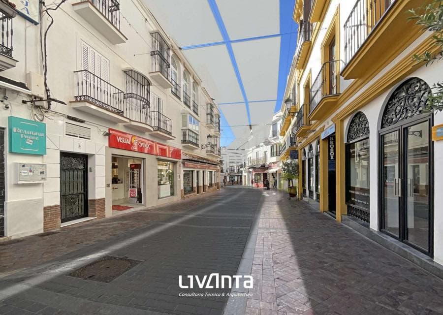 El Ayuntamiento de Nerja aprueba definitivamente el proyecto de renovación de los toldos en las calles comerciales del centro