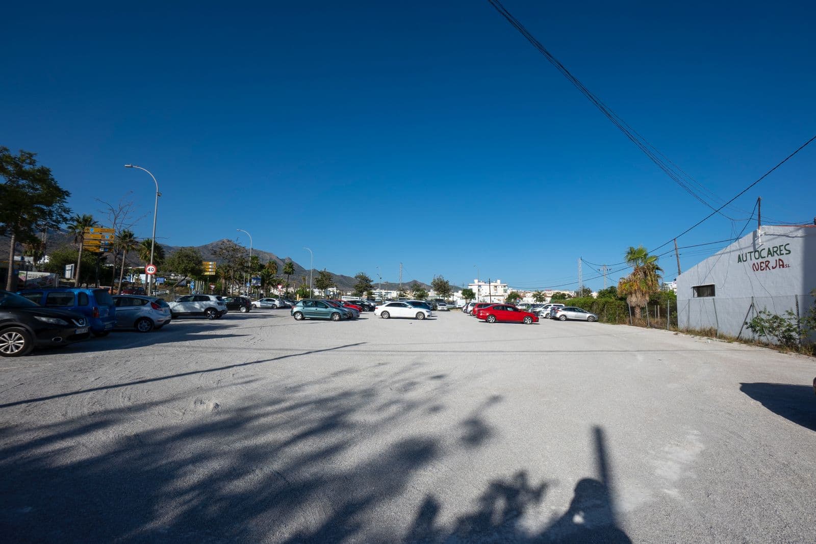 Nuevas bolsas de aparcamiento junto al Puente Viejo del río Chíllar de Nerja