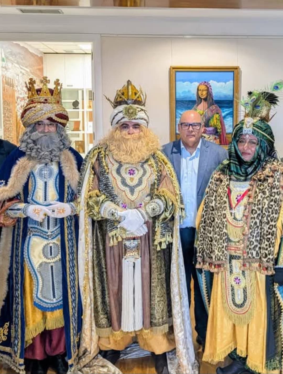 Indignación en Vélez-Málaga, por primera vez en la historia, el Rey Baltasar es blanco, cuando los niños siempre lo han visto de color