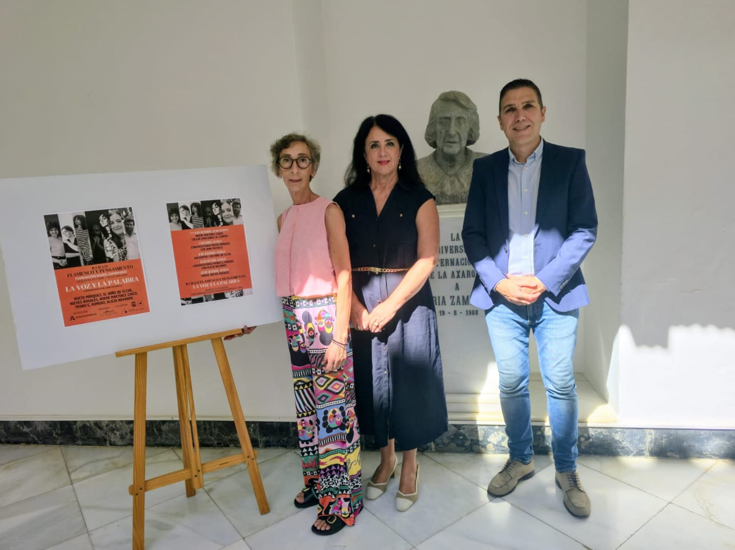 Presentación del II Ciclo Flamenco y Pensamiento en la Fundación María Zambrano, junto al cartel del ciclo