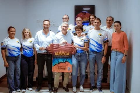 El VIII CxM Trail Nocturno ‘La Jábega’ presenta su camiseta oficial y amplía el número de dorsales