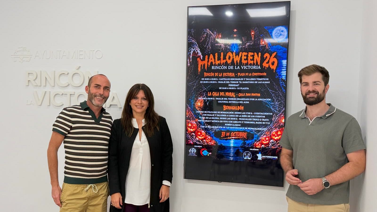 Presentación del programa de Halloween 2026 de Rincón de la Victoria junto al cartel de actividades