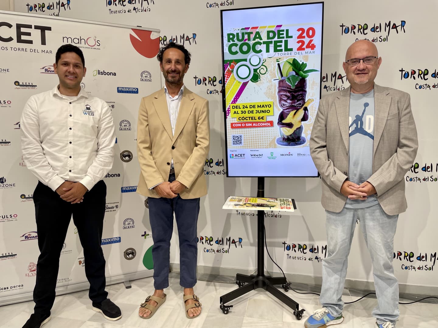 Torre del Mar presenta la tercera edición de la Ruta del Cóctel con 15 establecimientos adheridos