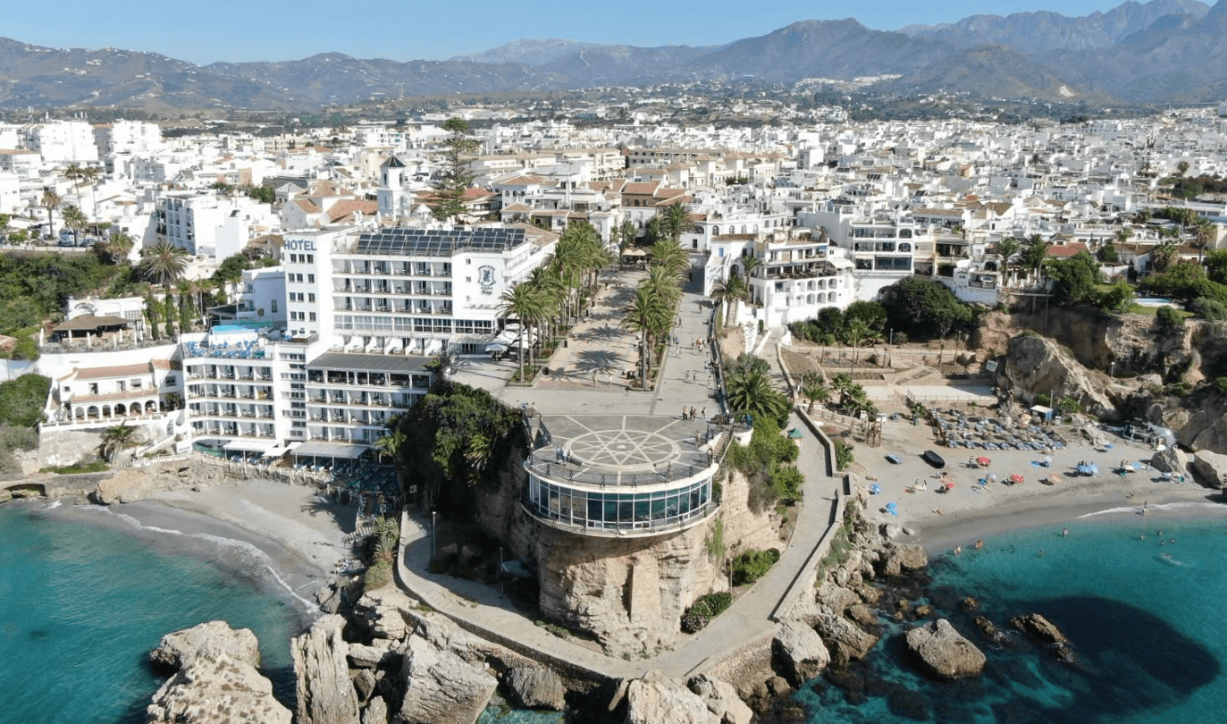 Nerja registra una nueva bajada del desempleo del 8,26%