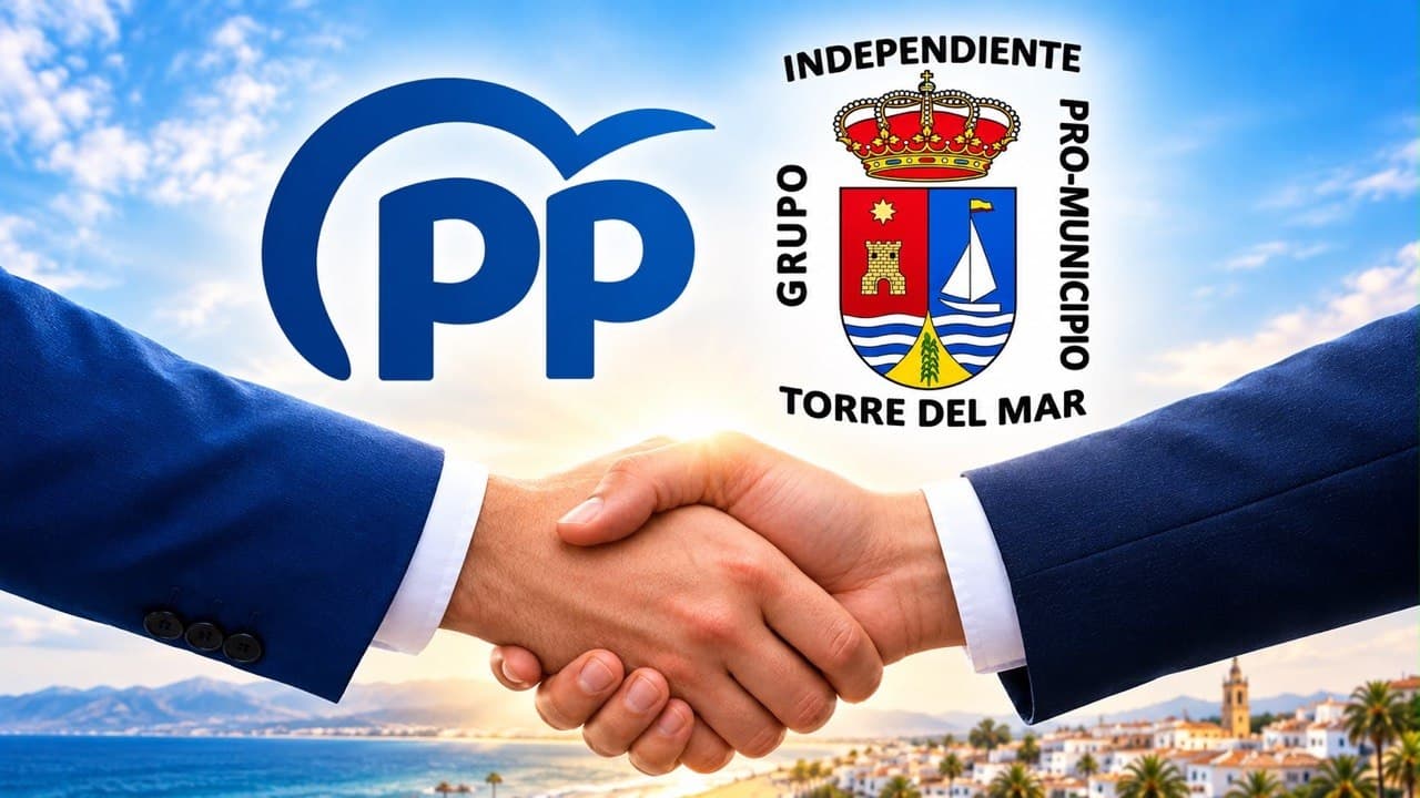Ilustración de un apretón de manos entre los logotipos del PP y del Grupo Independiente Pro-Municipio de Torre del Mar, con la costa de Vélez-Málaga al fondo