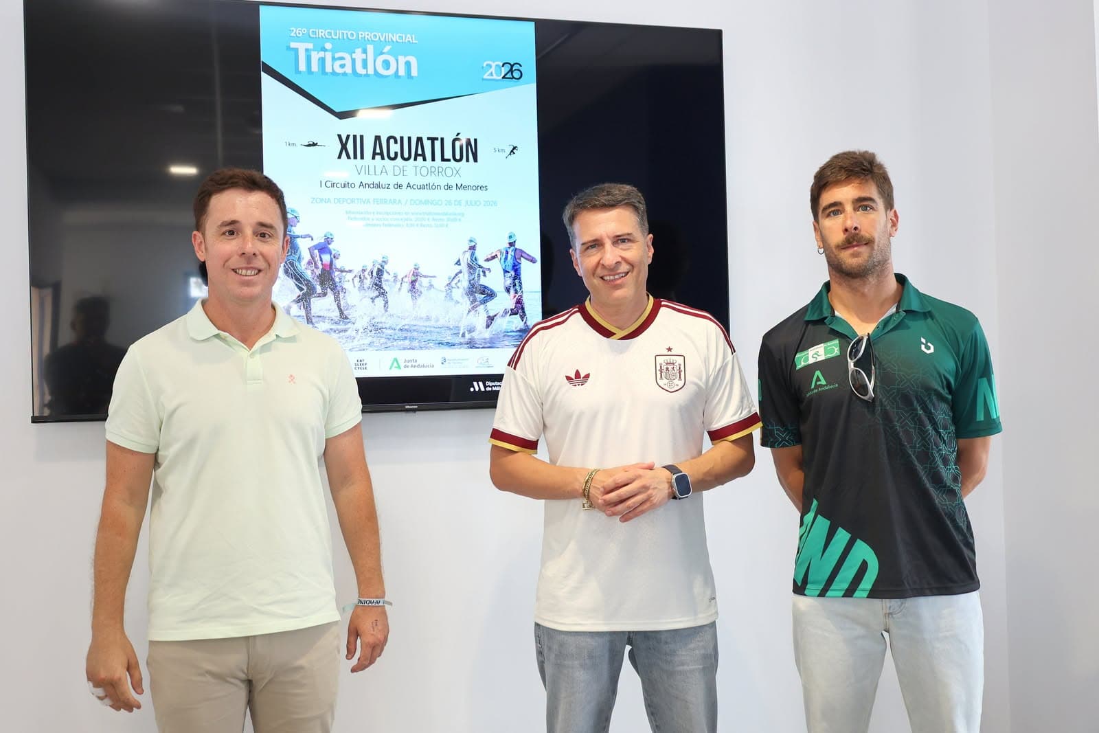 El XII Acuatlón Villa de Torrox contará con la participación de 200 deportistas