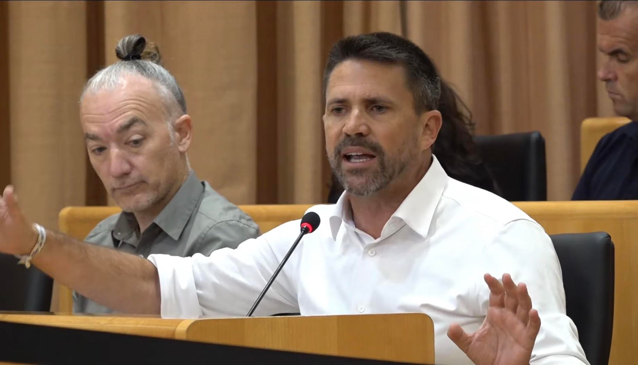José Pino: “El PP aprueba el presupuesto del despilfarro y de los enchufados de Atencia más grande de la historia”