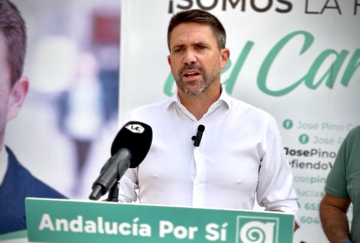 José Pino: “Atencia se gasta 18.000 euros en una tela para Halloween y se gasta 4 veces el presupuesto que tiene, es una ruina para el Ayuntamiento”