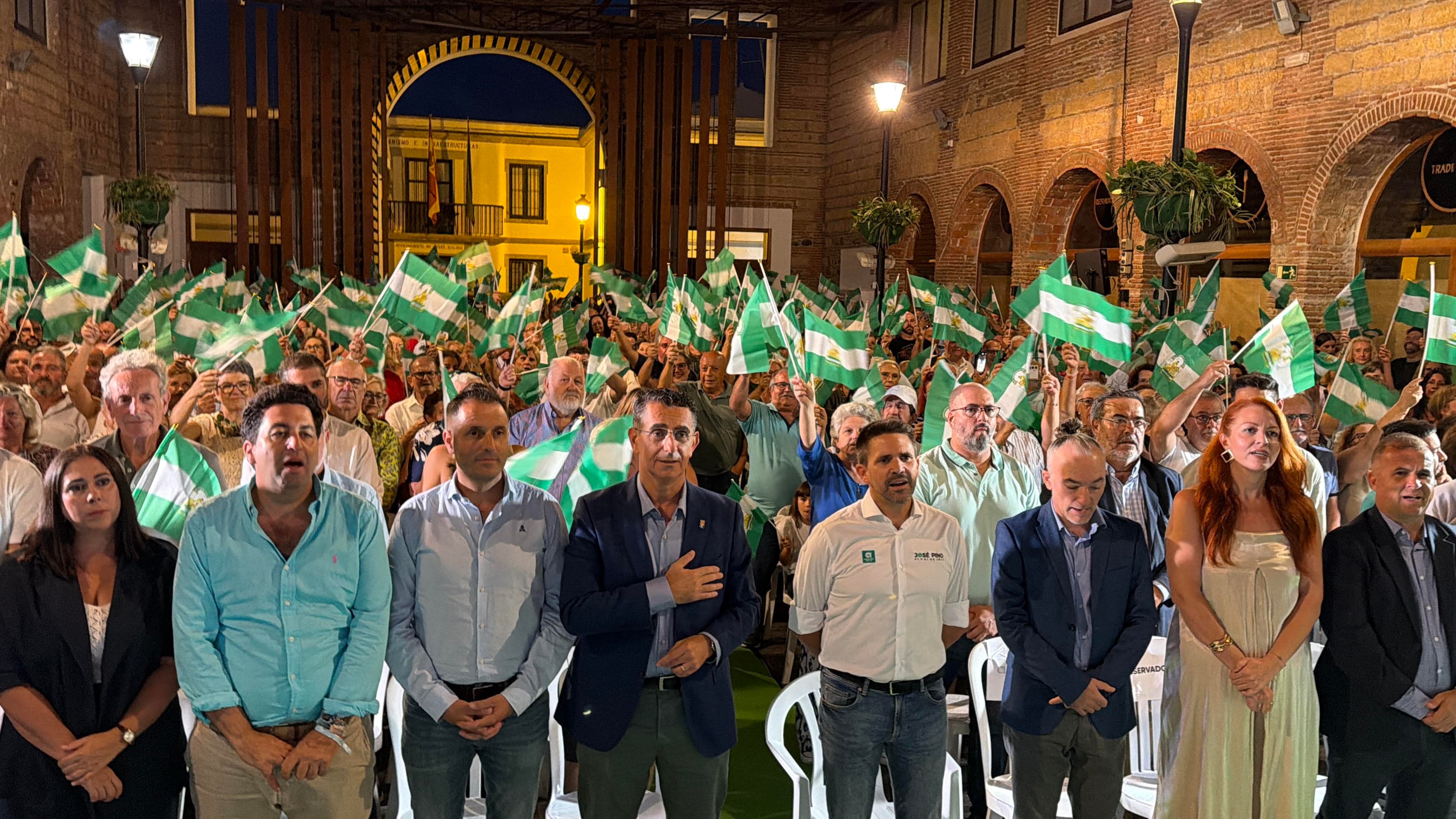 José Pino desborda Vélez-Málaga en su presentación a la Alcaldía ante unas 2.000 personas y una expectación multitudinaria